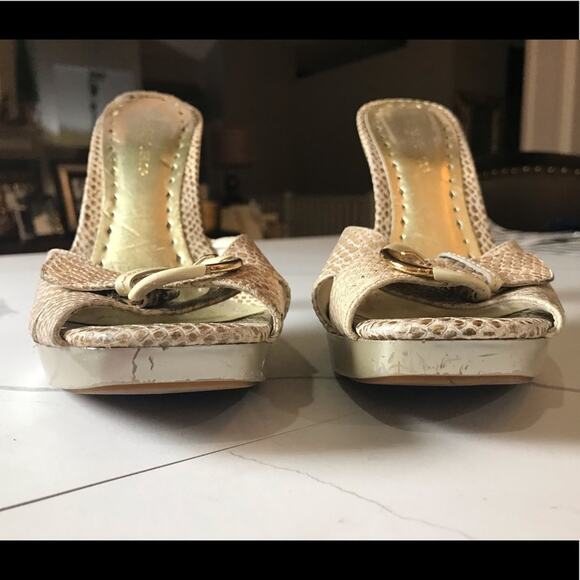 BCBGirls platform heels - Picture 7 of 8